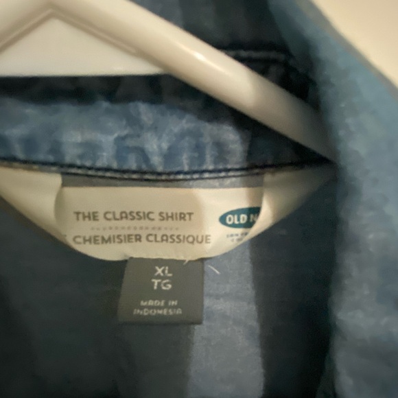 Old Navy classic shirt - Picture 2 of 2
